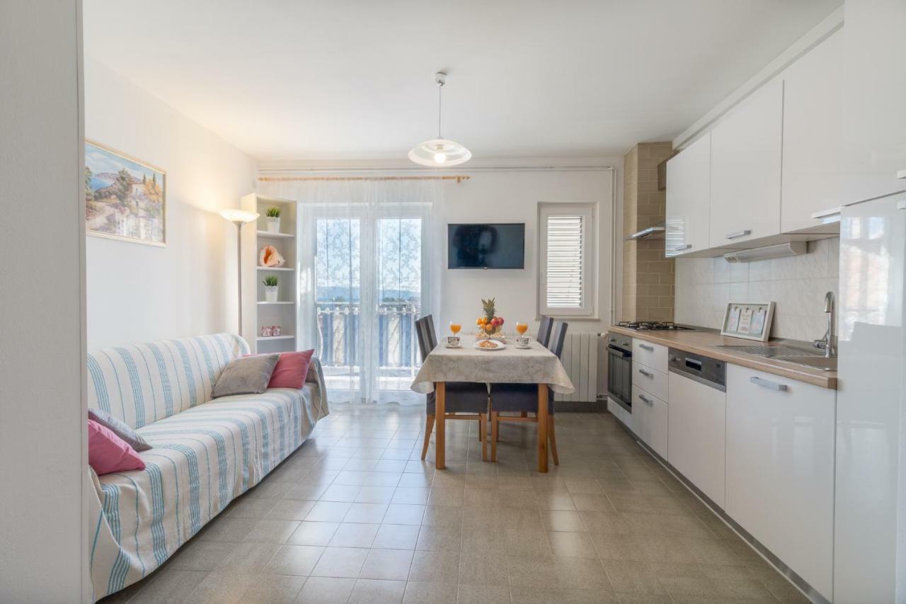 Apartment La Mare Stobrec Exterior photo